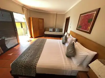 Beyond The Blue Horizon Villa Resort - 32