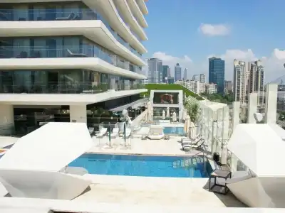 Raffles - 7