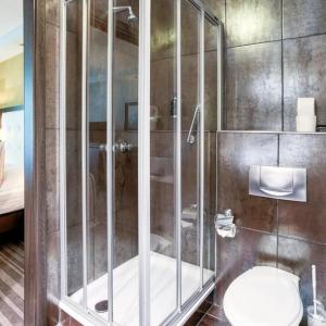 Moers van der Valk - 12