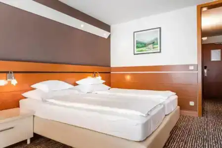 Hotel - 69
