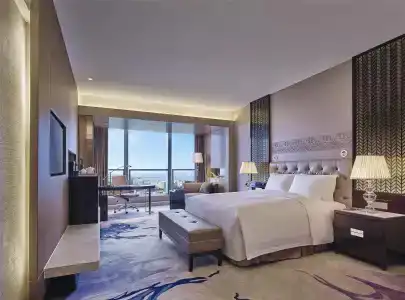 Hilton - 60