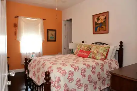 Inn On the Avenue - 86