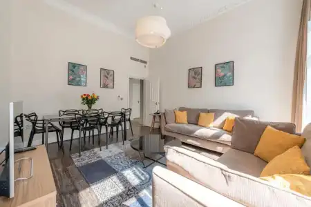 Manson Place - 230