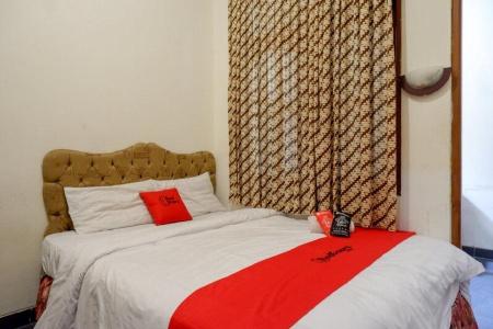 RedDoorz at Golden Inn Tugu Yogyakarta - 17