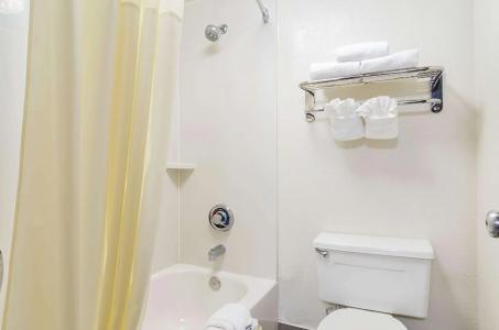 Holiday Inn & Suites RICHMOND - WEST END by IHG - 28