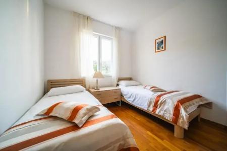 Apartment 3 Beaches With Free Parking - 347