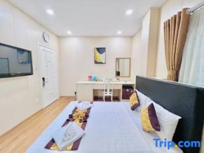 Truc Huyen - 24
