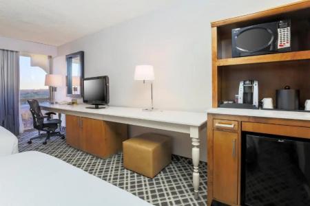 Hilton Garden Inn Dallas/Market Center - 48