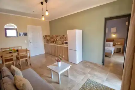 Two Brothers Studios & Apts - 44