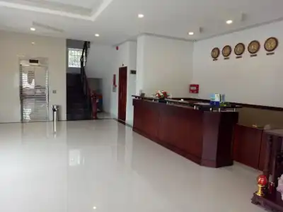 Tan Hoang Gia - 1