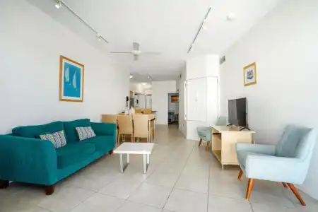 Rolling Surf Resort - 318