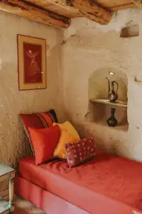 Elaa Cave - 112