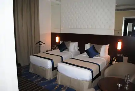 Raviz Center Point - 15