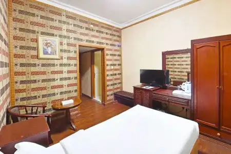 OYO 125 Moon Plaza - 13