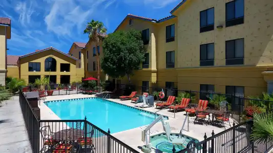 Hampton Inn & Suites Tucson-Mall - 36