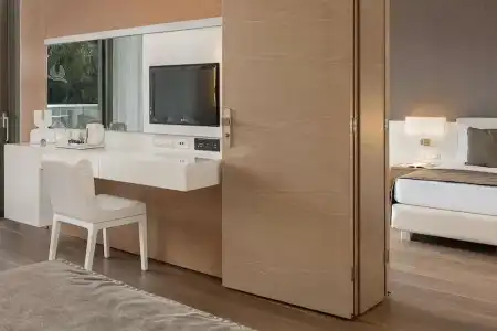Avra Imperial - 68
