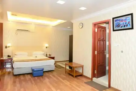 Grand United Ahlone Branch - 182