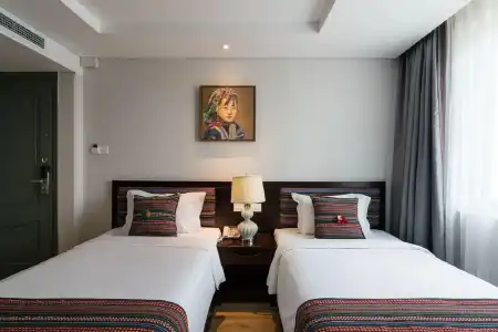 Au Lac Legend - 4