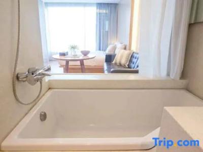 Balcony Seaside Sriracha & Serviced Apartments (SHA Extra Plus) - 314