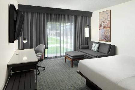 Courtyard Williamsburg Busch Gardens Area - 37