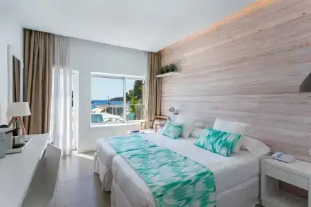 FERGUS Style Palmanova - Adults Only - 4