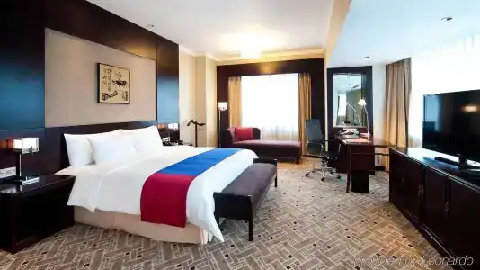 Crowne Plaza Shanghai Pudong by IHG - 4