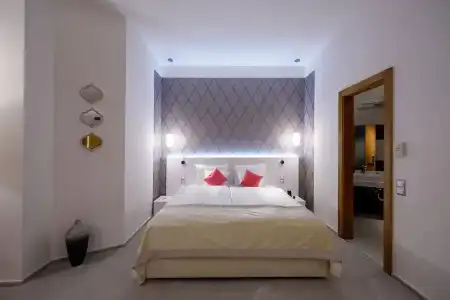 Karoly Corner Residences - 150