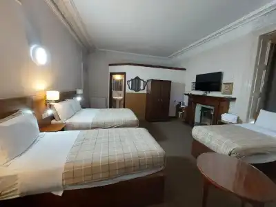 Edinburgh House - 38