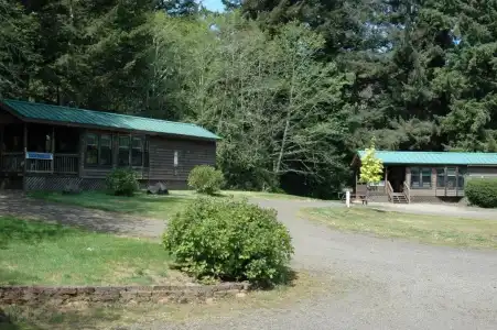 Park Motel and Cabins - 76