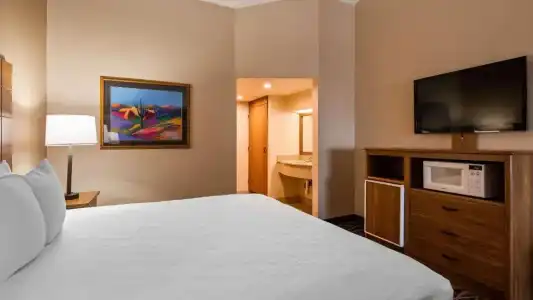 Best Western Plus Saddleback Inn & Conference Center - 36