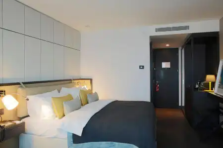 Crowne Plaza, an IHG - 7