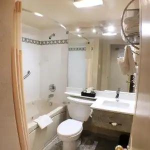 Divya Sutra Suites on Robson Downtown Vancouver - 28