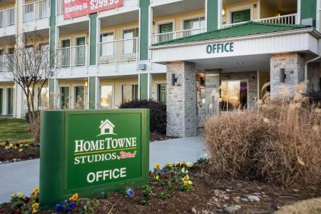 HomeTowne Studios by Red Roof Dallas - Irving - 0