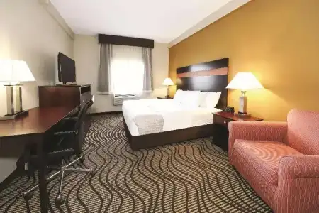 La Quinta Inn by Wyndham Sandusky near Cedar Point - 33