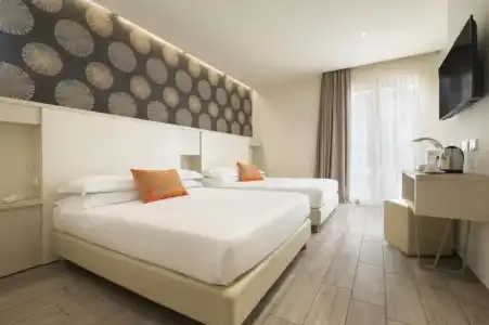 L'Hotel - 47