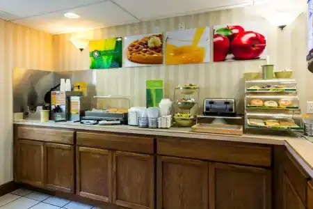 City Centre Inn at Newport News - 10