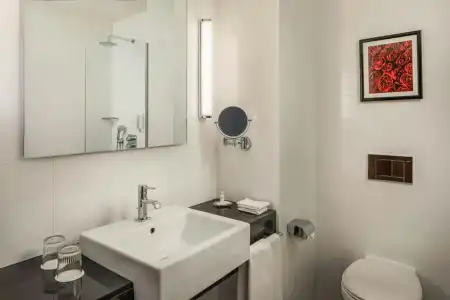 Courtyard by Marriott Budapest City Center - 10