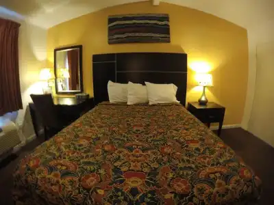 Indio Holiday Motel - 2