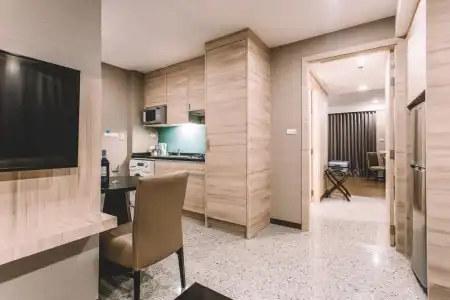 Adelphi Suites Bangkok - 46