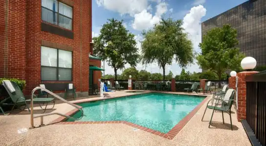 Comfort Suites Plano East - Richardson - 16