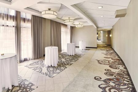 Embassy Suites by Hilton Alexandria Old Town - 1