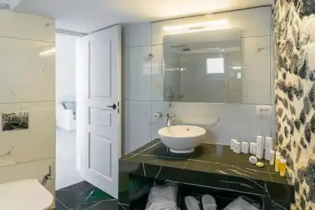Phaos Santorini Suites - 71