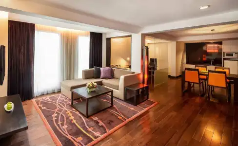 Radisson Suites Bangkok Sukhumvit - 4