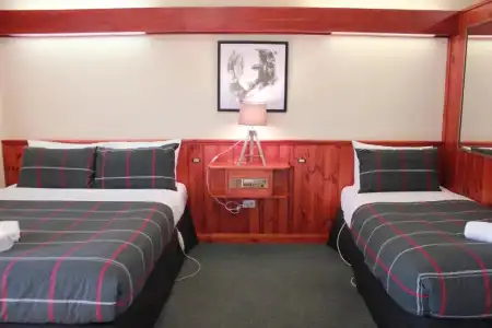 Village Family Motor Inn - 1