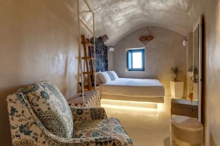 Pasithea Luxury Suites - 16
