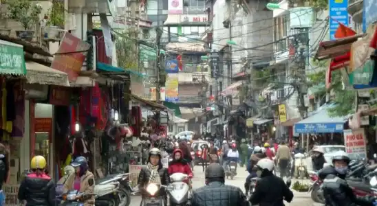 Hanoi Street - 18