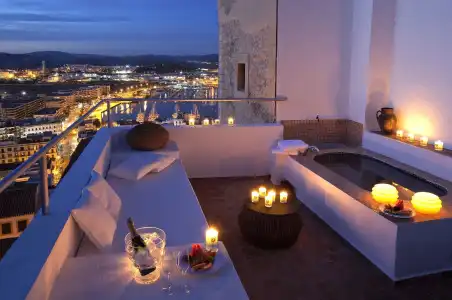 La Torre del Canonigo - Small Luxurys - 19