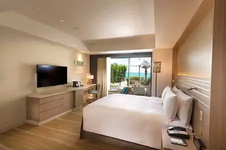 DoubleTree by Hilton Okinawa Chatan Resort - 40
