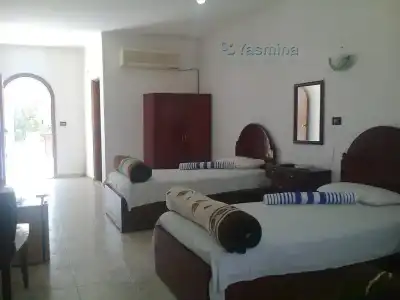 Yasmina - 19