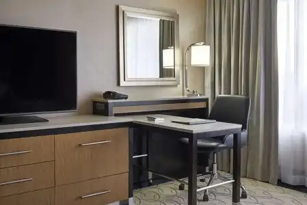 Hilton - 67